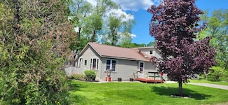 11 Springer St, Richmond, ME 04357
