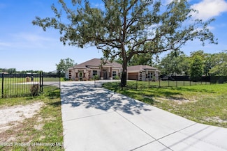 18844 Rogerland Rd, Shady Hills, FL 34610
