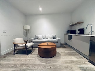 239 SW 9th St Unit 405, Miami, FL 33130