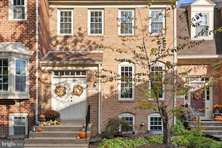 10415 Carriagepark Ct, Fairfax, VA 22032