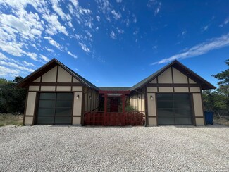 2583 Summit Dr, New Braunfels, TX 78132