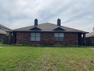 1441 N Bluegrove Rd, Lancaster, TX 75134