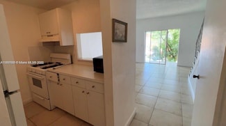 1305 W 53rd St Unit 430, Hialeah, FL 33012