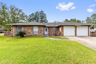 11423 Pine Dr, Gulfport, MS 39503