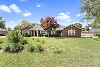 816 Chatsworth Dr, Grove, OK 74344