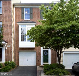 4120 Fairfax Center Creek Dr, Fairfax, VA 22030