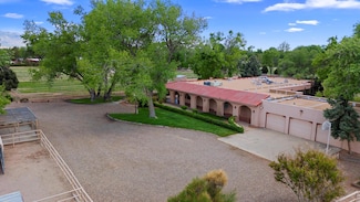 8805 Rio Grande Blvd NW, Los Ranchos, NM 87114