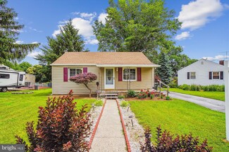 1100 Sunnyside Dr, Hagerstown, MD 21742