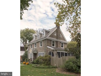 200 Heacock Ln, Wyncote, PA 19095