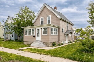 815 10th St SW, Cedar Rapids, IA 52404