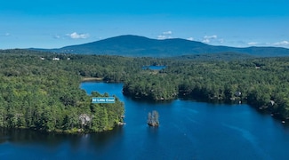 82 Little Cove Rd, New London, NH 03257