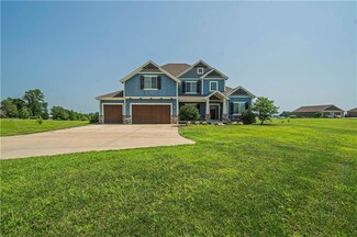 11151 Locust Ln, Liberty, MO 64068