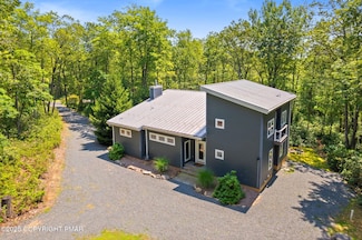 22 Sequin Cir, Jim Thorpe, PA 18229