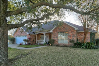 4048 Woodcrest St, Lake Charles, LA 70605