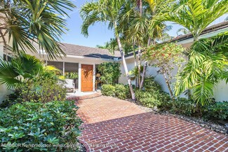 125 Worth Ct N, West Palm Beach, FL 33405