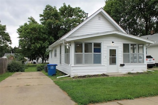 2735 Lyon St, Des Moines, IA 50317