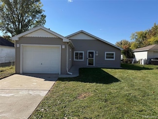 30061 Park St, Roseville, MI 48066