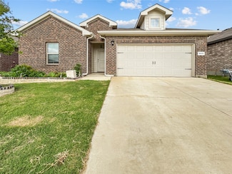 8645 Mirror Lake Dr, Fort Worth, TX 76179