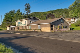 2128 State Rd, La Crosse, WI 54601