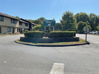 706 Chelsea Cove S, Hopewell Junction, NY 12533