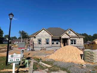 109 Sickle Mower Cir, New Market, AL 35761