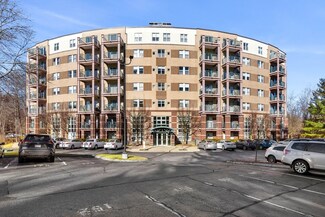 273 Cambridge Rd Unit 703, Woburn, MA 01801