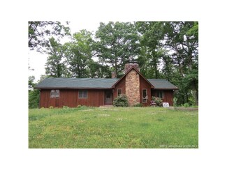 605 Southern Hills Dr, Borden, IN 47106