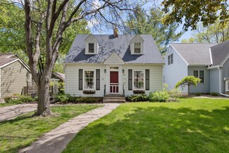 923 Baker Ave, Mankato, MN 56001