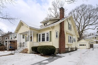 31 High Haith Rd, Arlington, MA 02476
