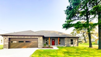 210 E College St, Bono, AR 72416