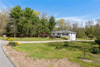 63 Oak St, Ashaway, RI 02804