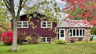 2122 Burr Oak Ln, Lindenhurst, IL 60046