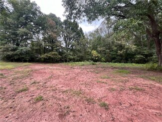 203 Hayden Rd, Mayodan, NC 27027