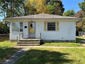 111 Avon Ct, Ravenna, OH 44266