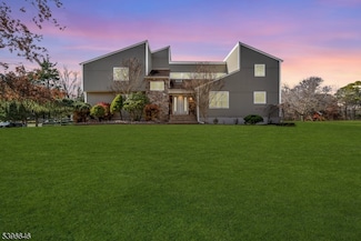 1 Holmes Ct, Bridgewater, NJ 08807