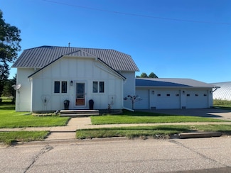 17810 W Sundown Rd, Holstein, NE 68950