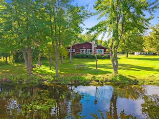 W5790 Point Ln, Crivitz, WI 54114