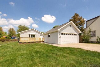 884 Greenview Ave, Des Plaines, IL 60016