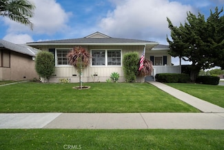 2542 Vuelta Grande Ave, Long Beach, CA 90815
