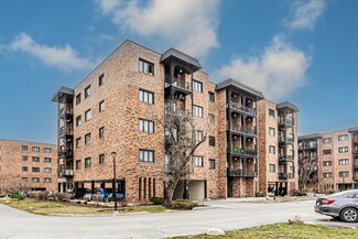 9355 Landings Ln Unit 307, Des Plaines, IL 60016