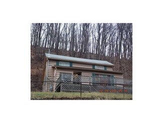 1723 Allegheny St, Follansbee, WV 26037
