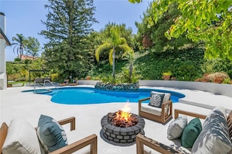 20101 Greenbriar Dr, Tarzana, CA 91356