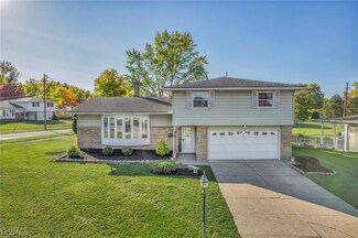 5776 Skyline Dr, Seven Hills, OH 44131