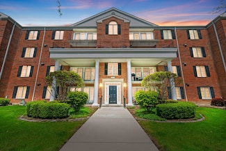 326 Park Ave Unit 38, Clarendon Hills, IL 60514