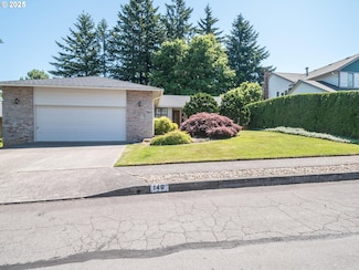 140 NE Greenway Dr, Gresham, OR 97030