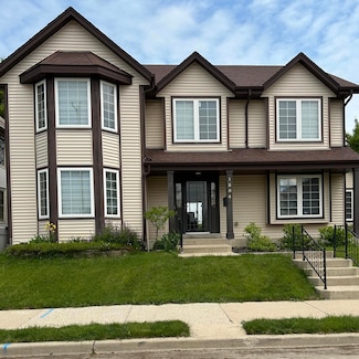 1304 W Garfield Ave, Milwaukee, WI 53205