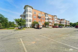 4112 Pointe Gate Dr, Livingston, NJ 07039