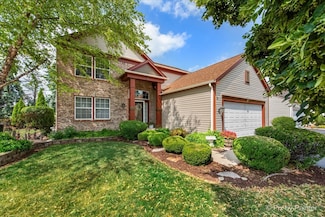 2370 Nantucket Ln, Elgin, IL 60123