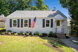 1 Catalpa St, Wakefield, MA 01880