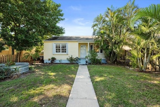 1121 N K St, Lake Worth, FL 33460